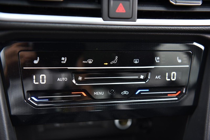 Volkswagen Taos Vehicle Image 14