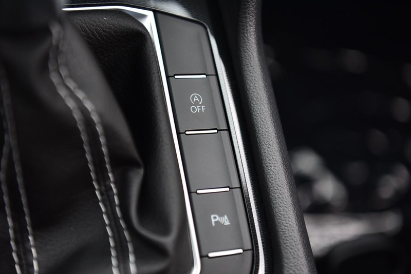 Volkswagen Taos Vehicle Image 18