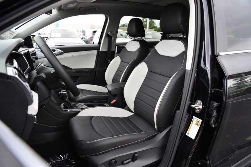 Volkswagen Taos Vehicle Image 20