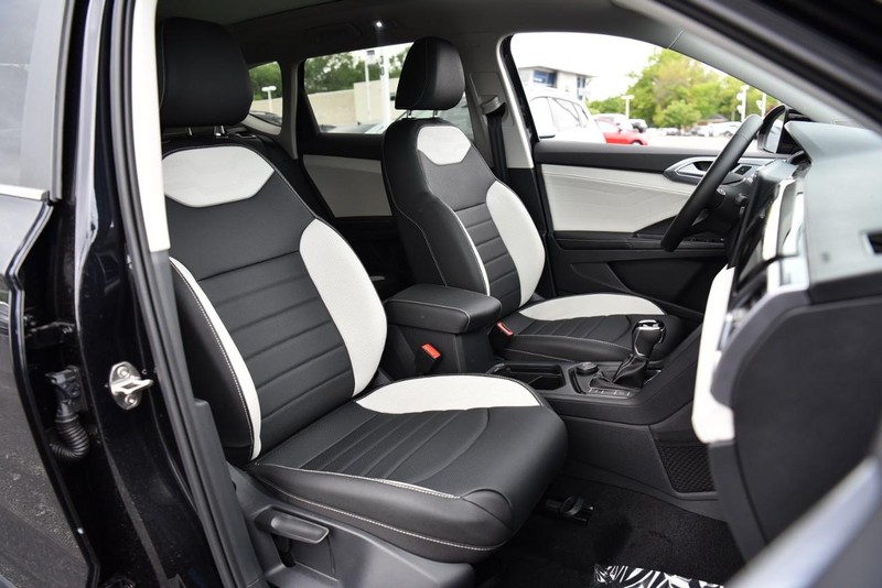 Volkswagen Taos Vehicle Image 21