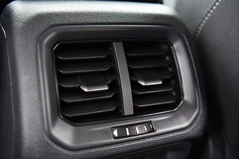 Volkswagen Taos Vehicle Image 24