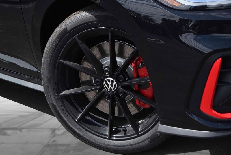 Volkswagen Jetta GLI Vehicle Image 03