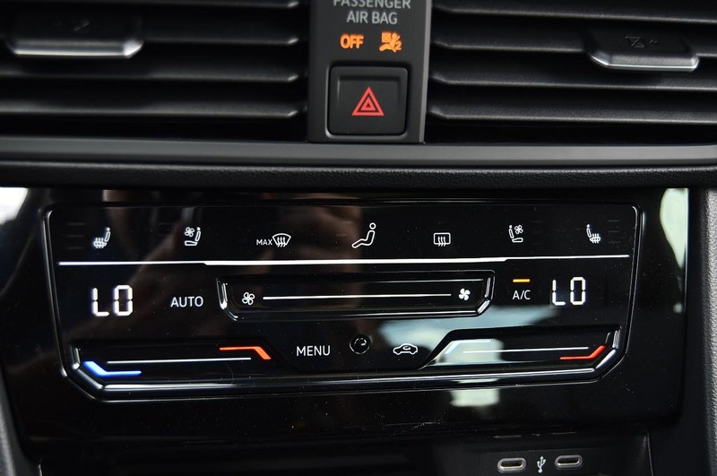 Volkswagen Jetta GLI Vehicle Image 15