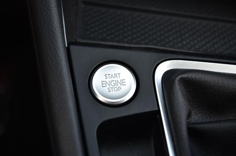 Volkswagen Jetta GLI Vehicle Image 17