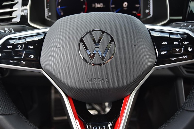 Volkswagen Jetta GLI Vehicle Image 19