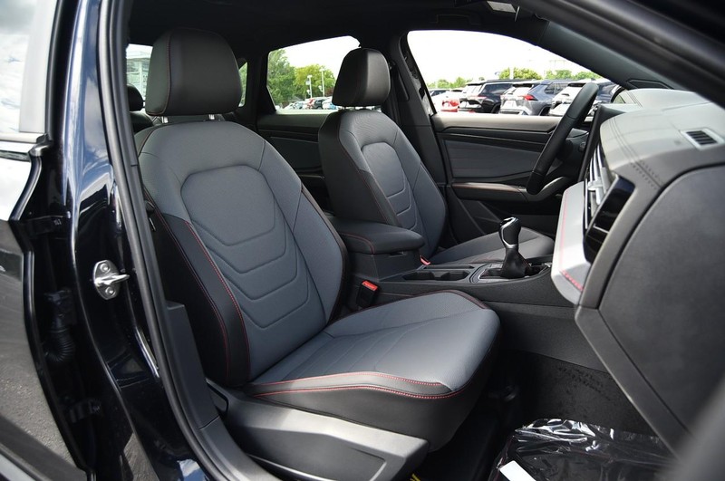 Volkswagen Jetta GLI Vehicle Image 21