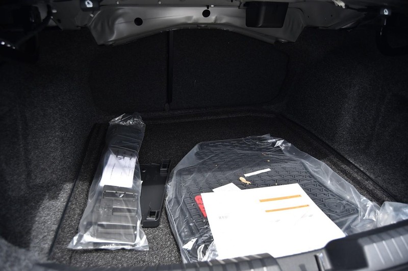 Volkswagen Jetta GLI Vehicle Image 24