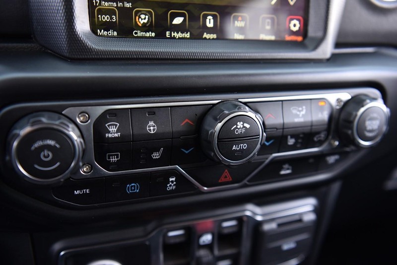 Jeep Wrangler 4xe Vehicle Image 13