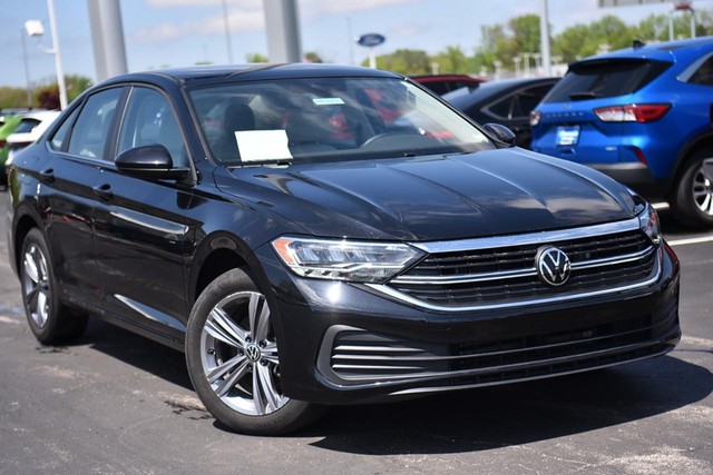 Certified 2024 Volkswagen Jetta SE with VIN 3VW7M7BU4RM101478 for sale in Hazelwood, MO