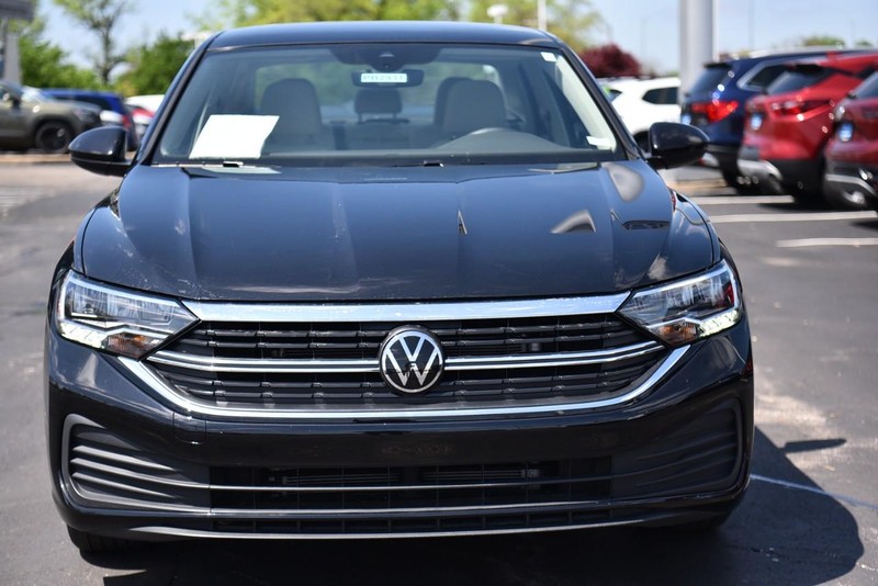 Volkswagen Jetta Vehicle Image 04