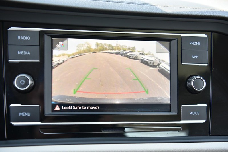 Volkswagen Jetta Vehicle Image 14