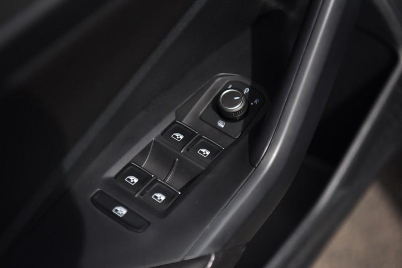 Volkswagen Jetta Vehicle Image 08