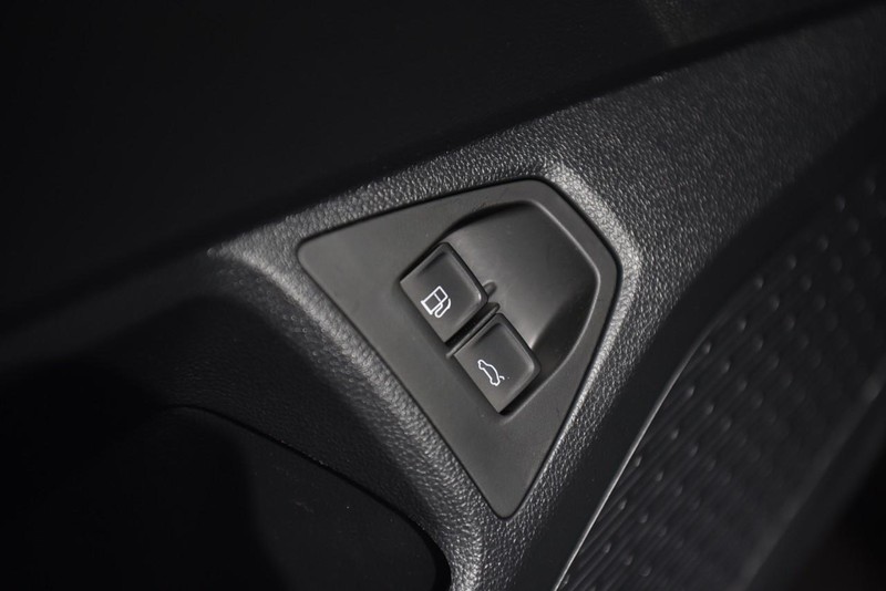 Volkswagen Jetta Vehicle Image 09
