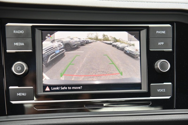 Volkswagen Jetta Vehicle Image 13
