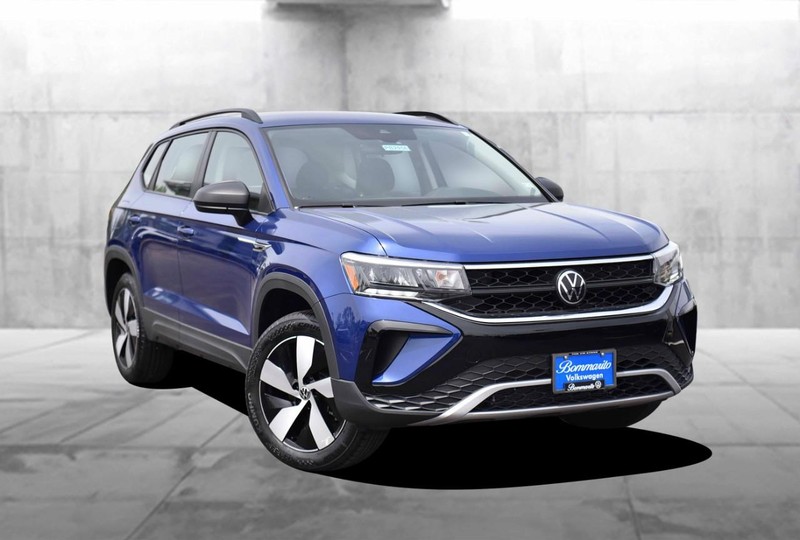 Volkswagen Taos Vehicle Image 02