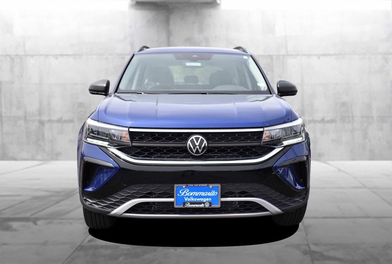 Volkswagen Taos Vehicle Image 04