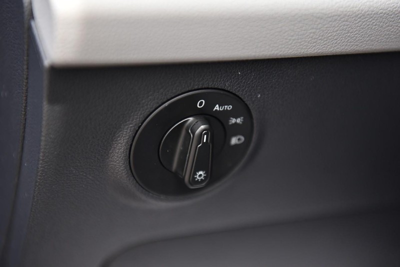 Volkswagen Taos Vehicle Image 11