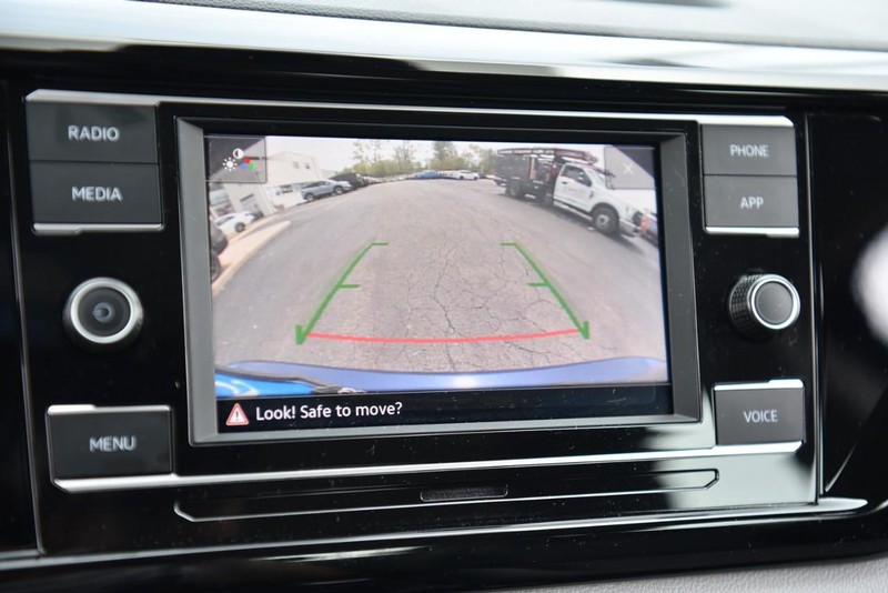 Volkswagen Taos Vehicle Image 13