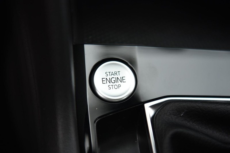 Volkswagen Taos Vehicle Image 17