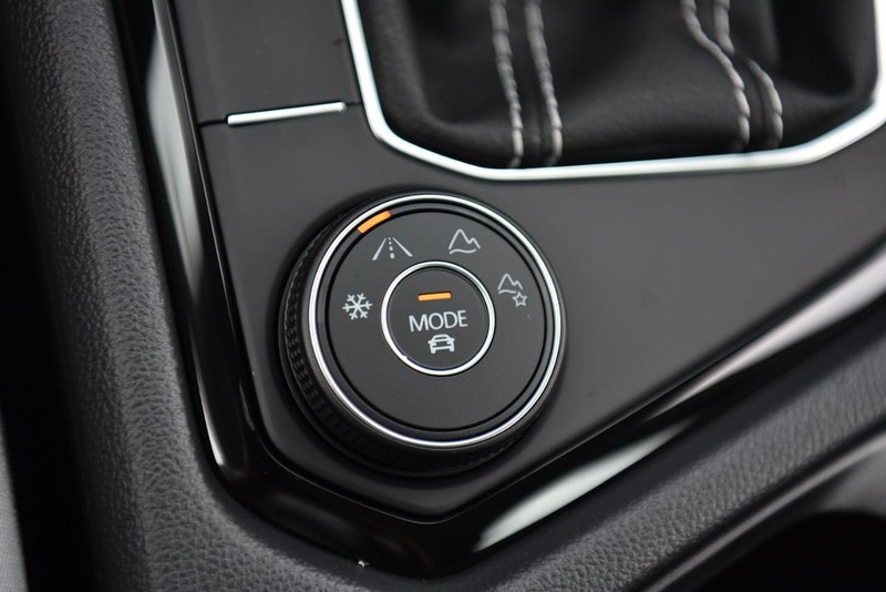 Volkswagen Taos Vehicle Image 18