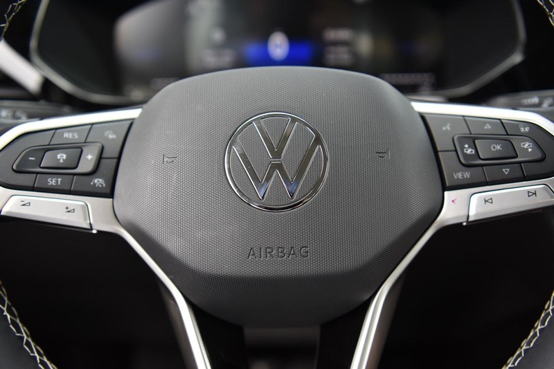 Volkswagen Taos Vehicle Image 20