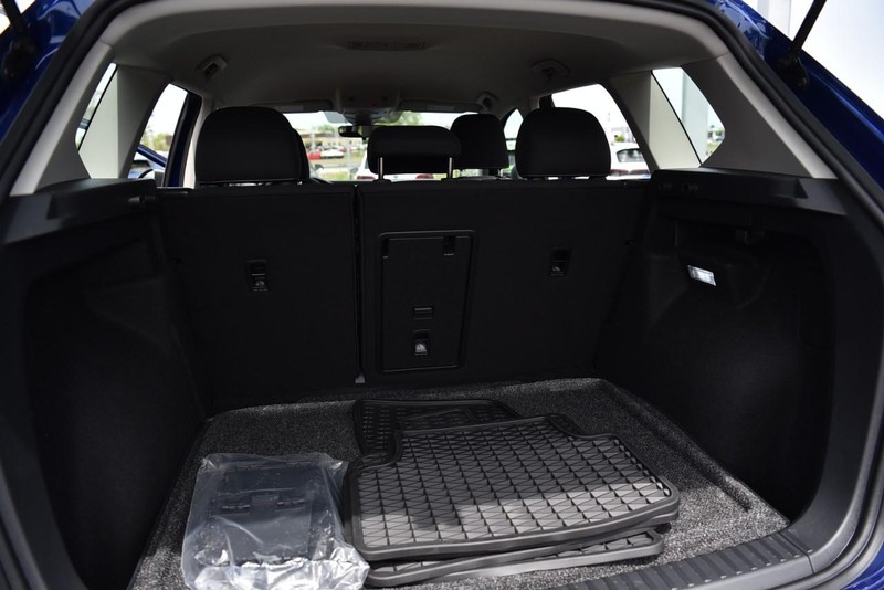 Volkswagen Taos Vehicle Image 24