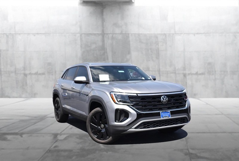 Volkswagen Atlas Cross Sport Vehicle Image 02