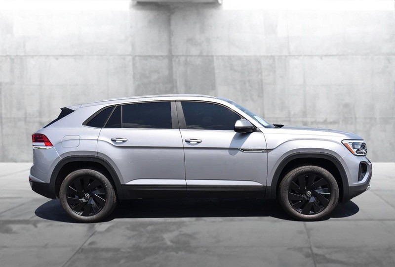Volkswagen Atlas Cross Sport Vehicle Image 05
