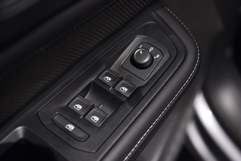 Volkswagen Atlas Cross Sport Vehicle Image 09