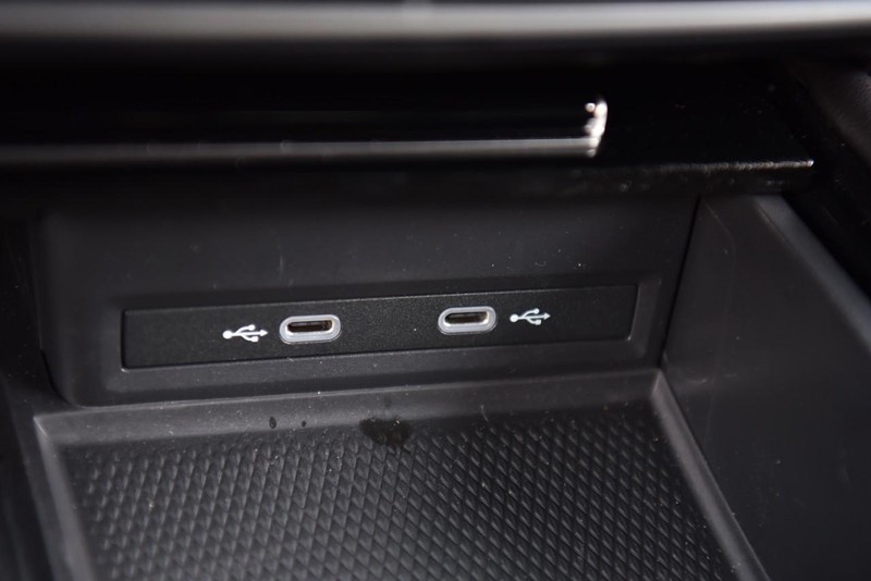 Volkswagen Atlas Cross Sport Vehicle Image 17