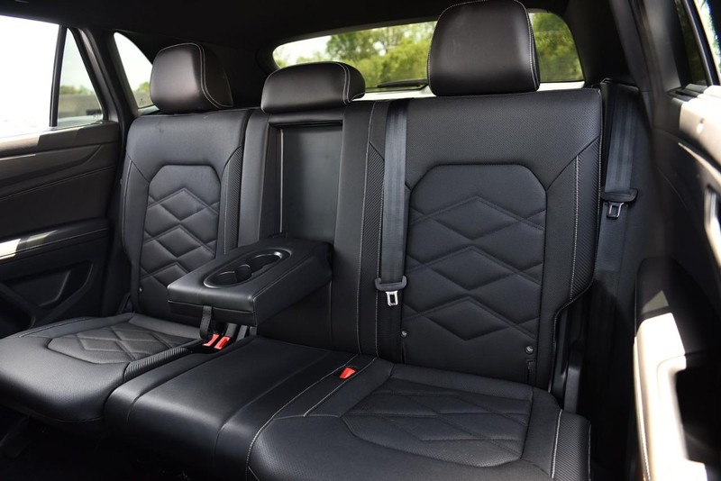 Volkswagen Atlas Cross Sport Vehicle Image 22