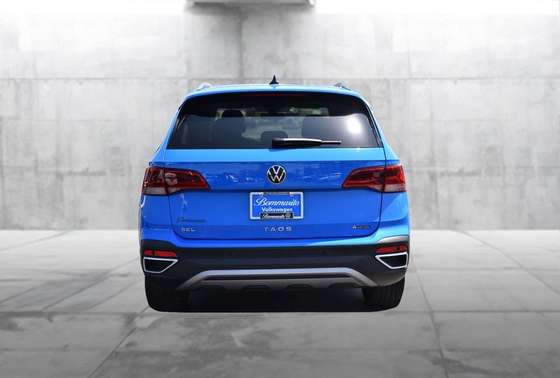 Volkswagen Taos Vehicle Image 06