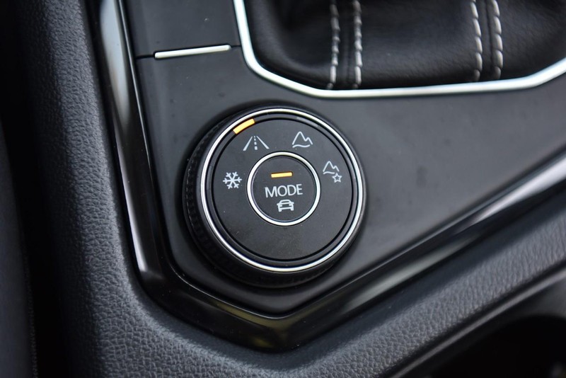 Volkswagen Taos Vehicle Image 19