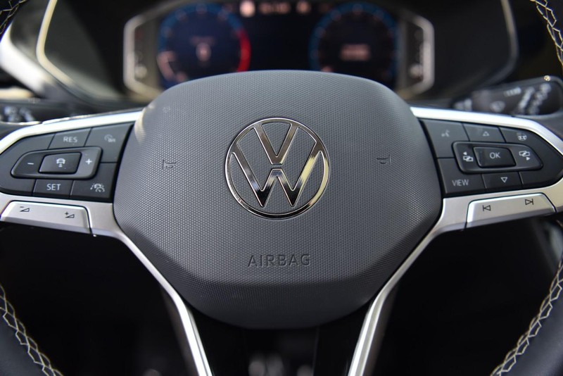 Volkswagen Taos Vehicle Image 21