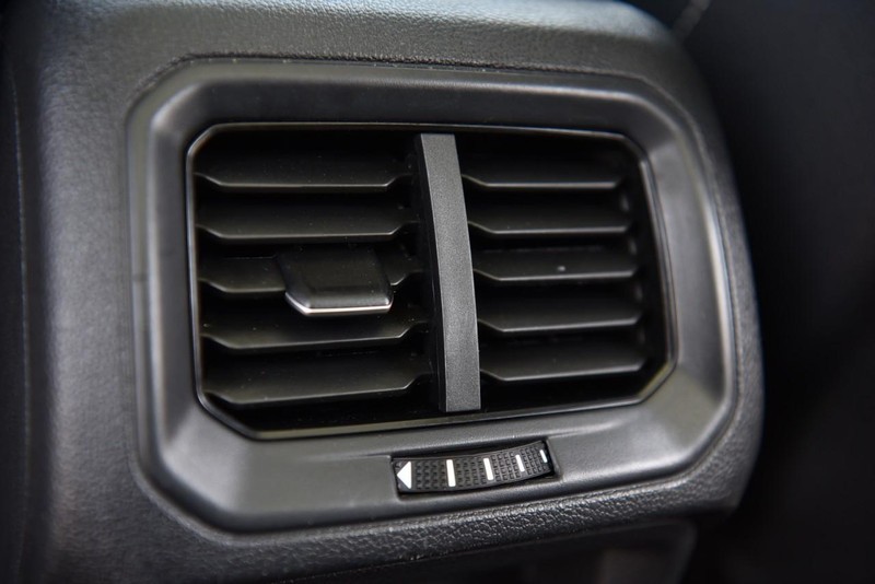 Volkswagen Taos Vehicle Image 26