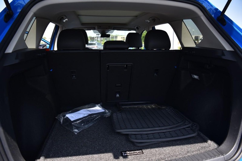 Volkswagen Taos Vehicle Image 28