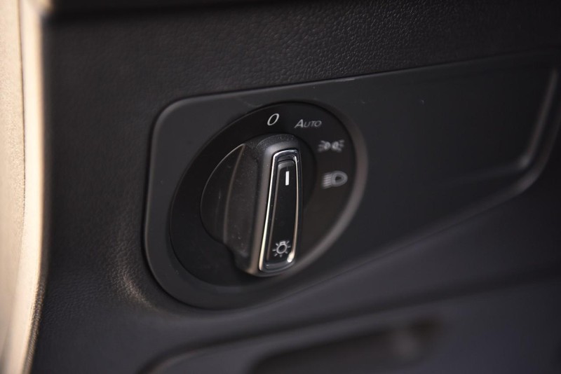 Volkswagen Tiguan Vehicle Image 11