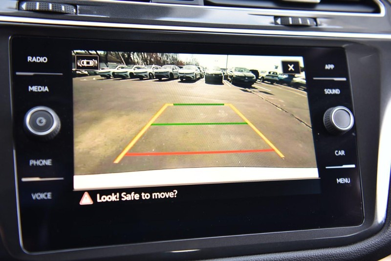 Volkswagen Tiguan Vehicle Image 13