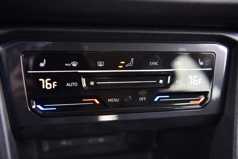 Volkswagen Tiguan Vehicle Image 14