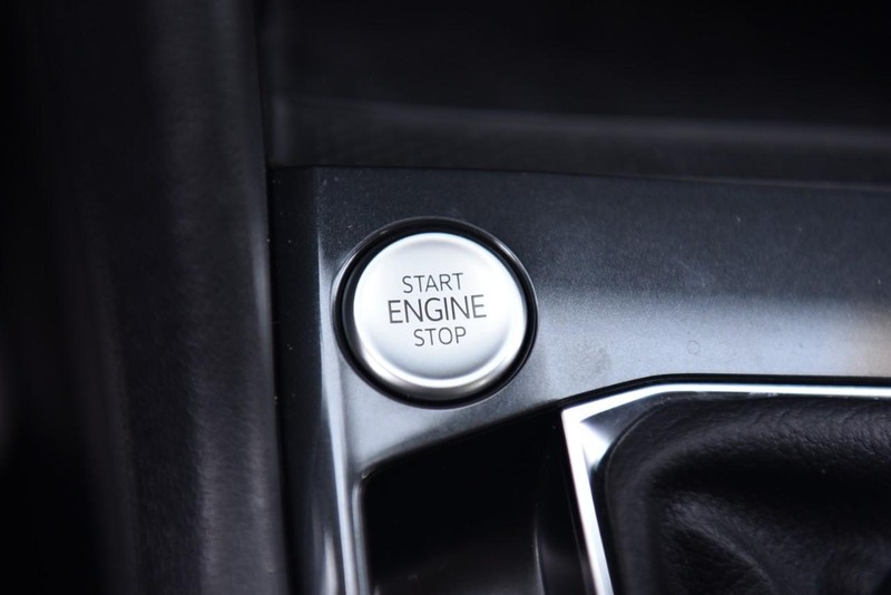 Volkswagen Tiguan Vehicle Image 16