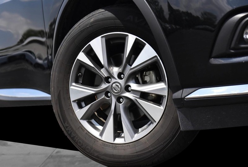 Nissan Murano Vehicle Image 03