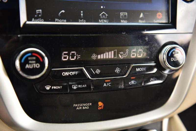 Nissan Murano Vehicle Image 17