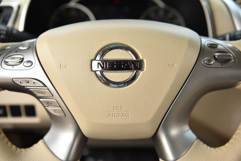 Nissan Murano Vehicle Image 19