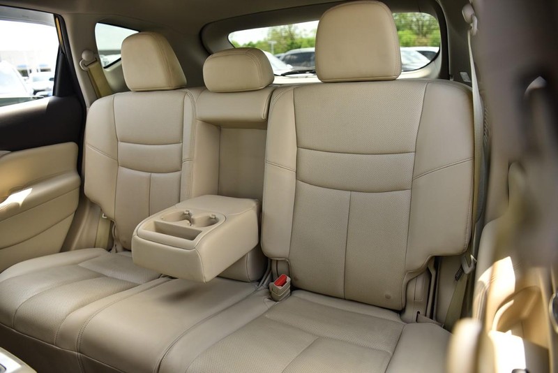 Nissan Murano Vehicle Image 22