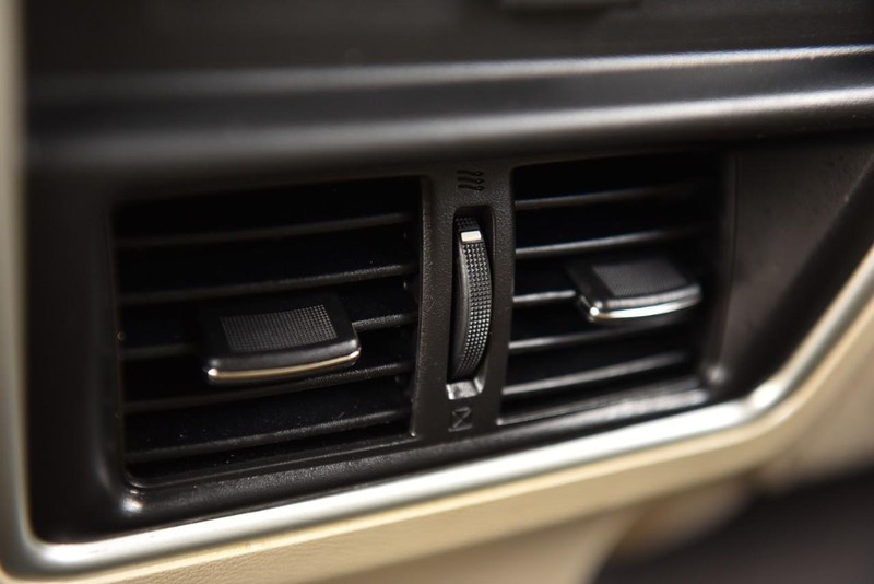 Nissan Murano Vehicle Image 23