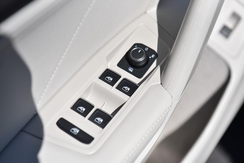 Volkswagen Tiguan Vehicle Image 08