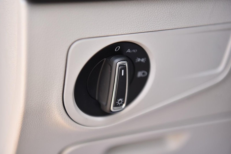 Volkswagen Tiguan Vehicle Image 11