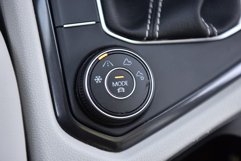 Volkswagen Tiguan Vehicle Image 17