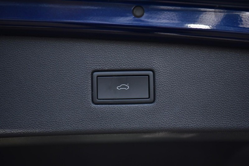 Volkswagen Tiguan Vehicle Image 28