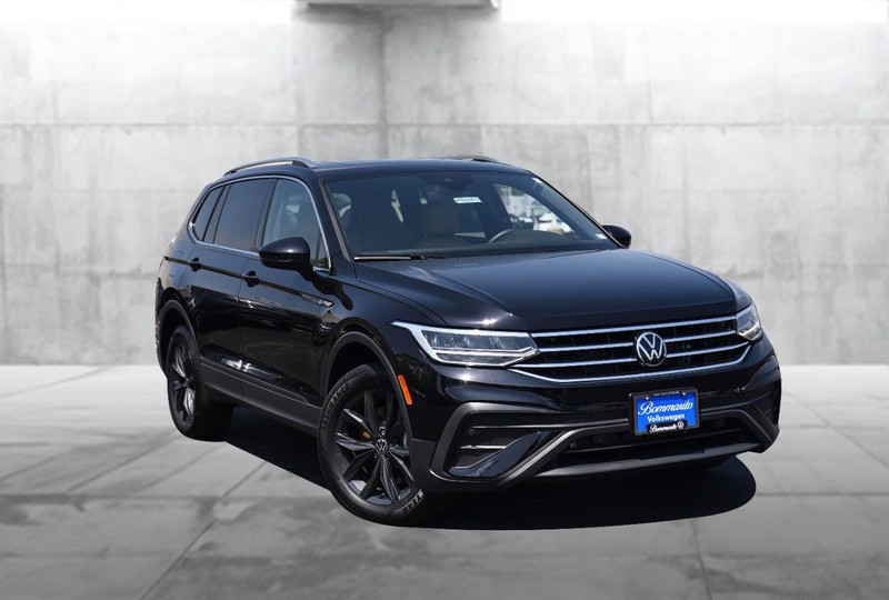 Volkswagen Tiguan Vehicle Image 02